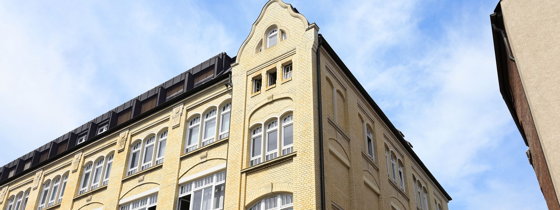 Außenansicht des Firmengebäudes – ein einladender Blick